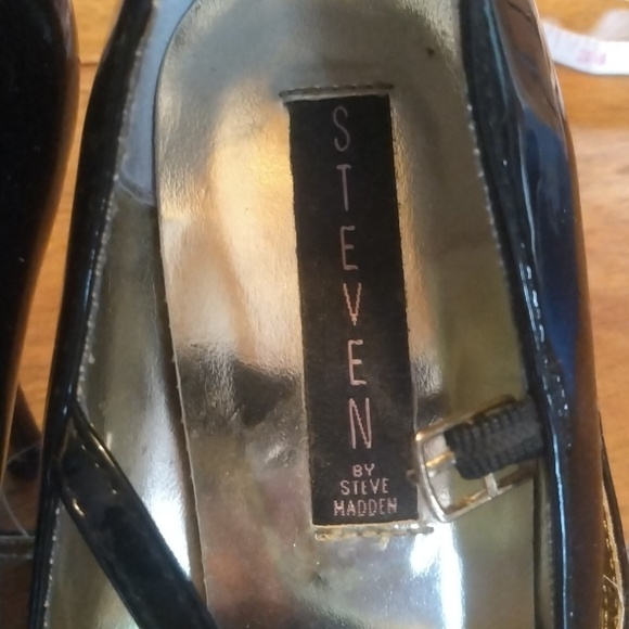Steven Steve Madden black pierced “Dreamin” trap patent leather stilettos 8.5 - Picture 3 of 10